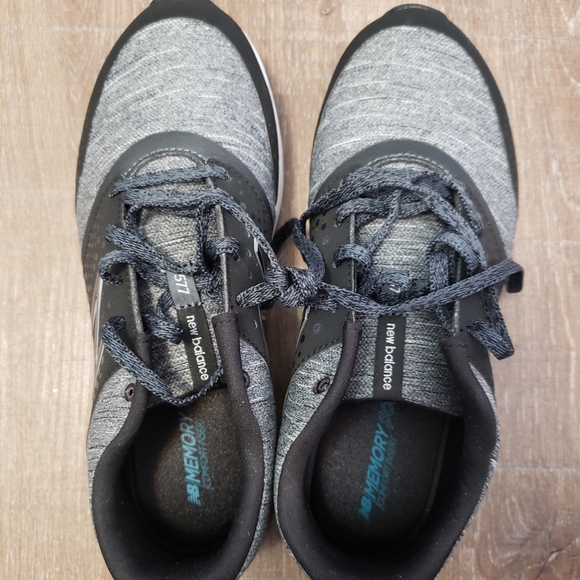 NIB WOMENS NEW BALANCE TENNIS SHOES WORKOUT PERFORMANCE BLACK GREY SIZE 7.5 WIDE - Picture 2 of 5